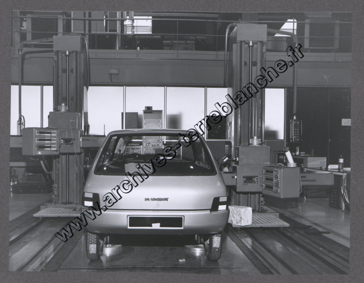 Maquettes et véhicules.