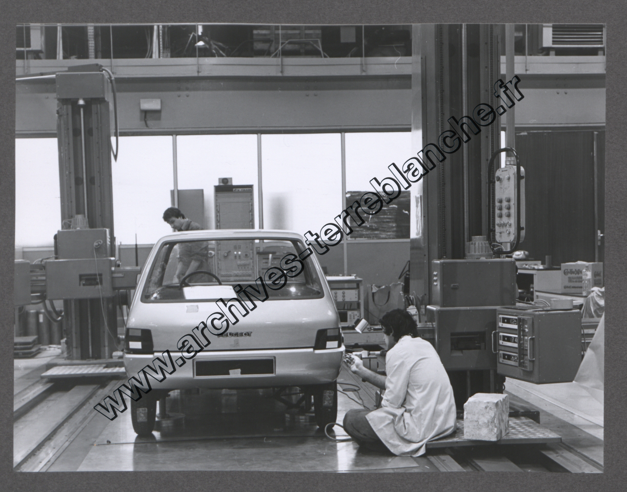 Maquettes et véhicules.